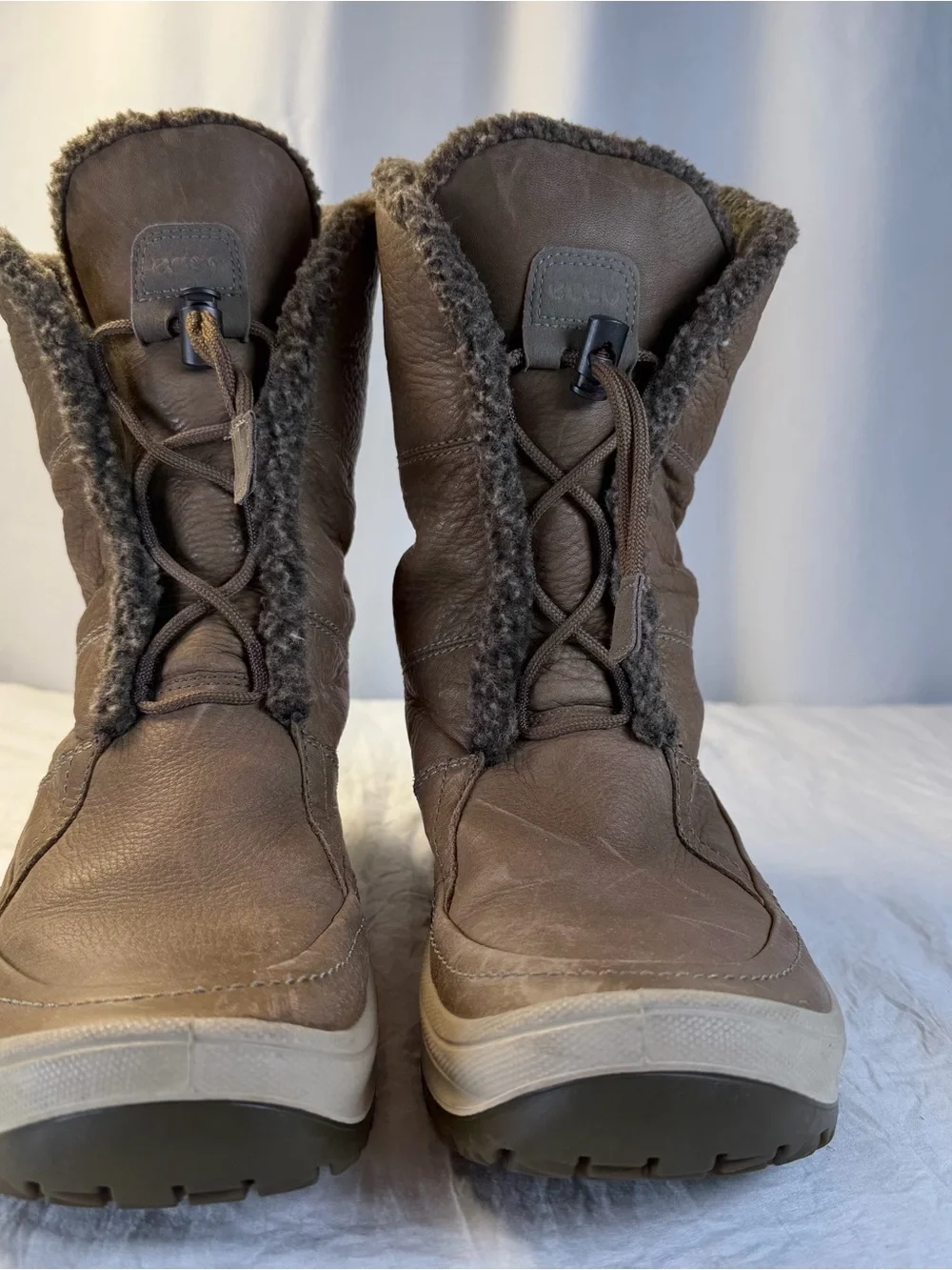 Ecco warm brown